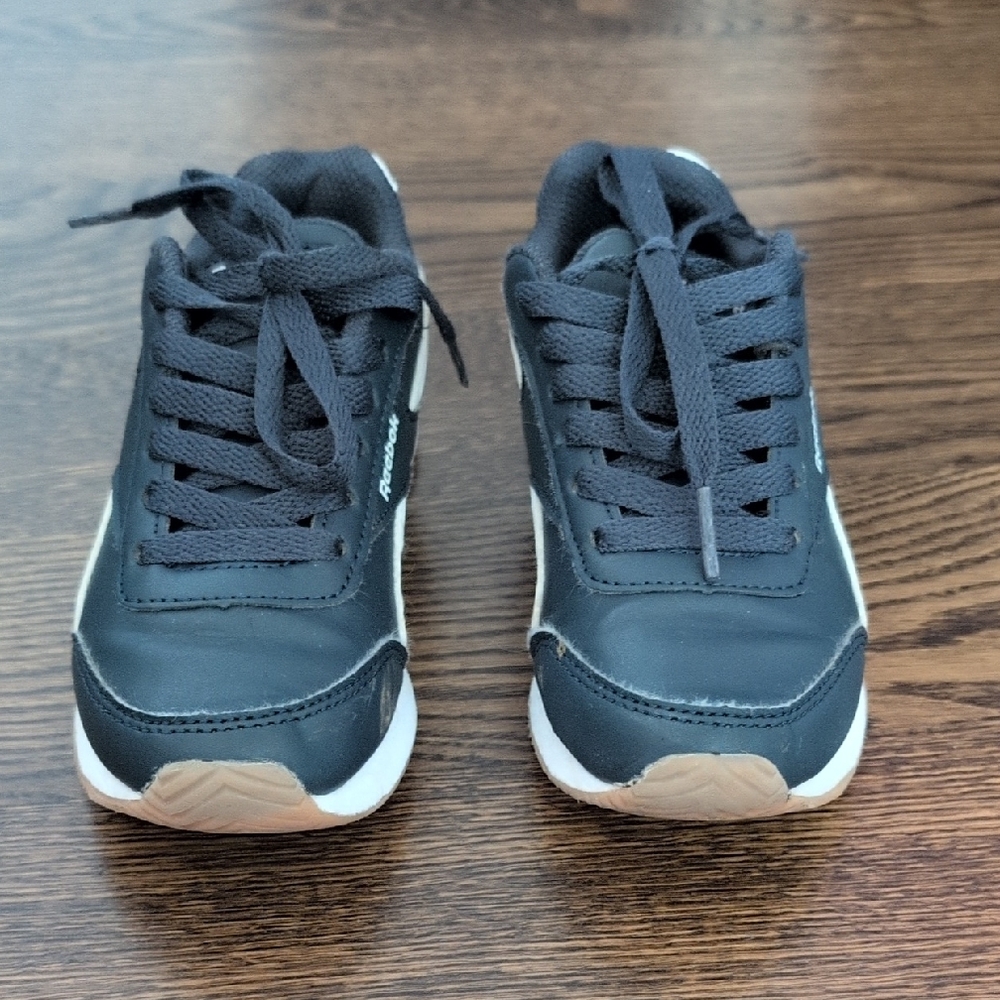Reebok Navy Sneakers Classic Athletic Design